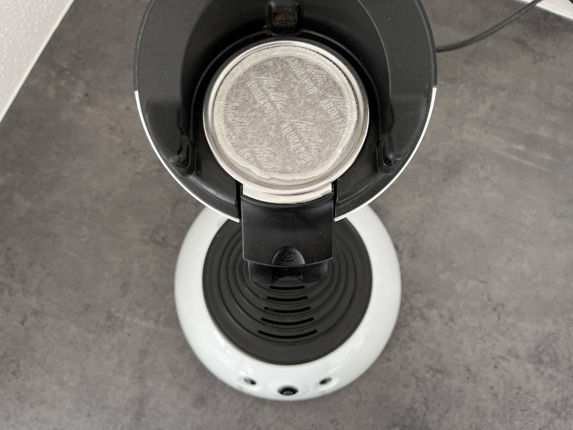 Philips Senseo Pad in der Kaffeemaschine